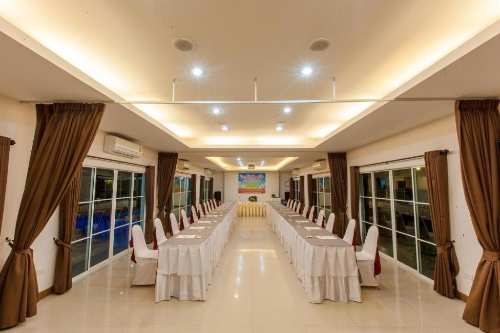 Varee Valley Resort And Restaurant Khon Kaen Extérieur photo