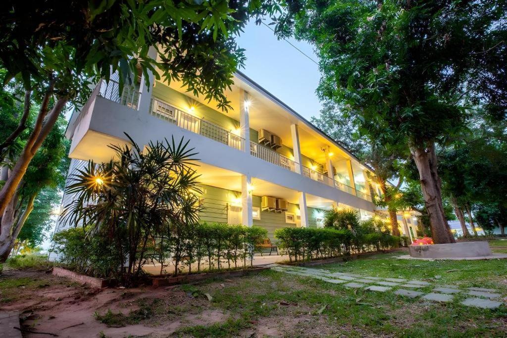 Varee Valley Resort And Restaurant Khon Kaen Extérieur photo
