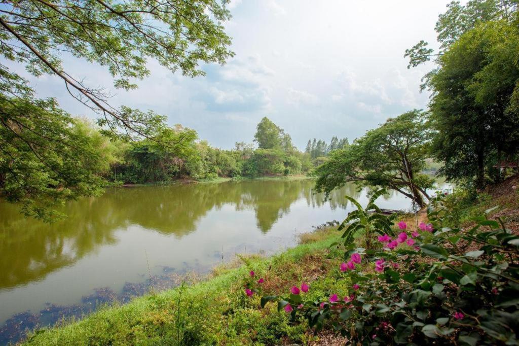 Varee Valley Resort And Restaurant Khon Kaen Extérieur photo