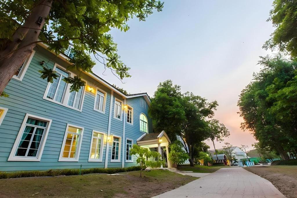 Varee Valley Resort And Restaurant Khon Kaen Extérieur photo